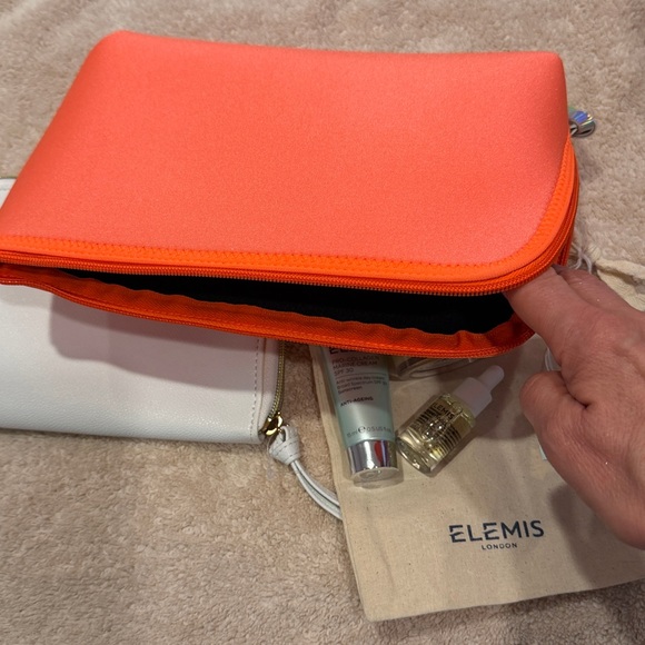 ELEMIS deluxe Skincare Collection with Orange and white Bags - Picture 7 of 15